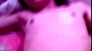 Petite Latina menikmati mainan melancapnya yang subur awex melayu subur