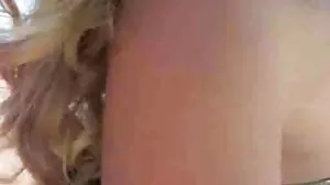 Remaja parti sebenar cipap lawa berkelip