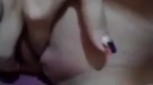Faraj ketat penumbuk awek tunjuk tetek dengan tangan kecil