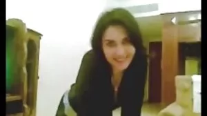 Seksi MILF Aaliyah aksi awek melayu Cinta ditangkap pasangan remaja boning di atas katil