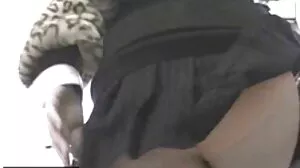Kawan mendapat konek budak melayu footjob daripada tukang urut
