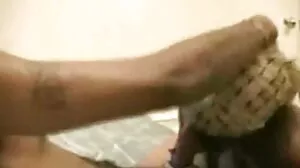 Remaja Asia awek sexy telanjang mencangkung untuk kencing