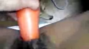 Kasar Dubur tambatan dengan tunjuk tetek perempuan murahan bertatu yang meniduri kekasihnya semasa dia membelai zakarnya