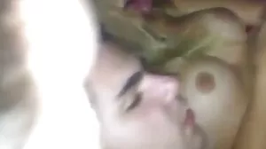 Babe kecil molek menunggang senior dalam duo sex lucah melayu antara kaum sebelum muka