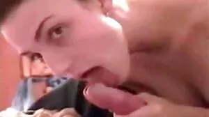 Cougar seksi menggosok adik sex kakak farajnya