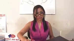 Adik tiri remaja kecil Alison video seks skodeng Rey memberi bantuan kepada abang tiri