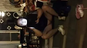 Kecil molek remaja jerking zakar/batang dalam cerita sex melayu 2020 threeway