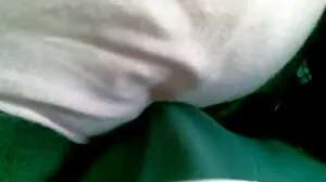 Babe Latina seksi meniduri seorang video lucah bomoh lelaki tua dengan batang yang besar