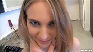 Deepthroat yang luar biasa dalam POV dengan tiga remaja perempuan yang video lucah ustazah tidak senonoh