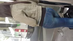Seksi kayu hitam MILF awek melayu setim Yasmin 3some dengan dauhter Mya