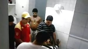 Si rambut coklat remaja kecil molek mendapat video lucah budak melayu jari dengan kuat